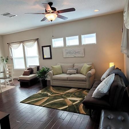 Spacious Townhouse Minutes From Downtown Sa. سان أنطونيو المظهر الخارجي الصورة