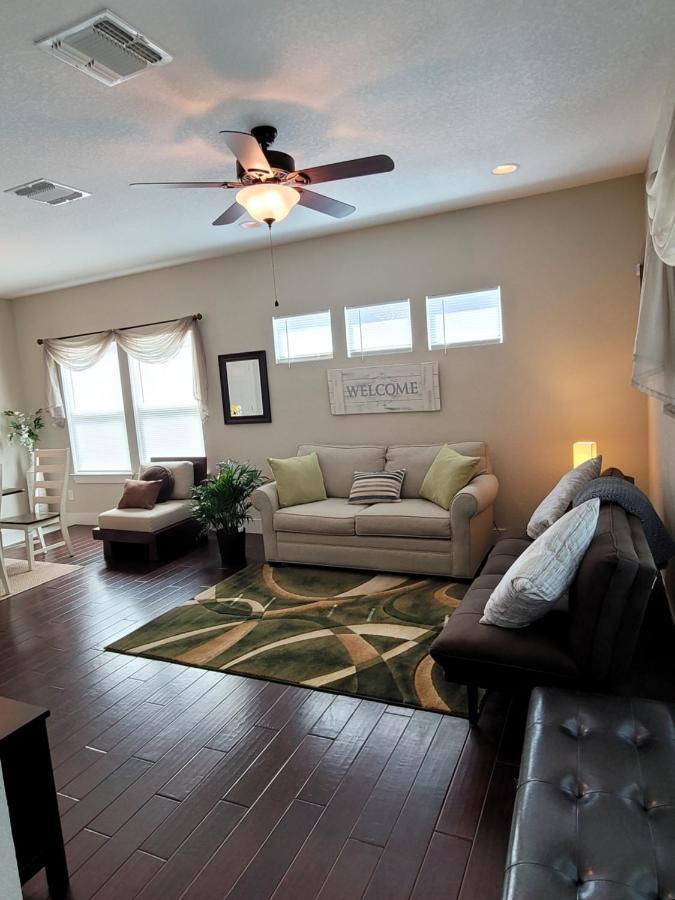 Spacious Townhouse Minutes From Downtown Sa. سان أنطونيو المظهر الخارجي الصورة