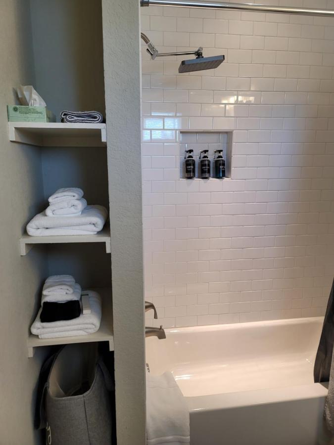 Spacious Townhouse Minutes From Downtown Sa. سان أنطونيو المظهر الخارجي الصورة