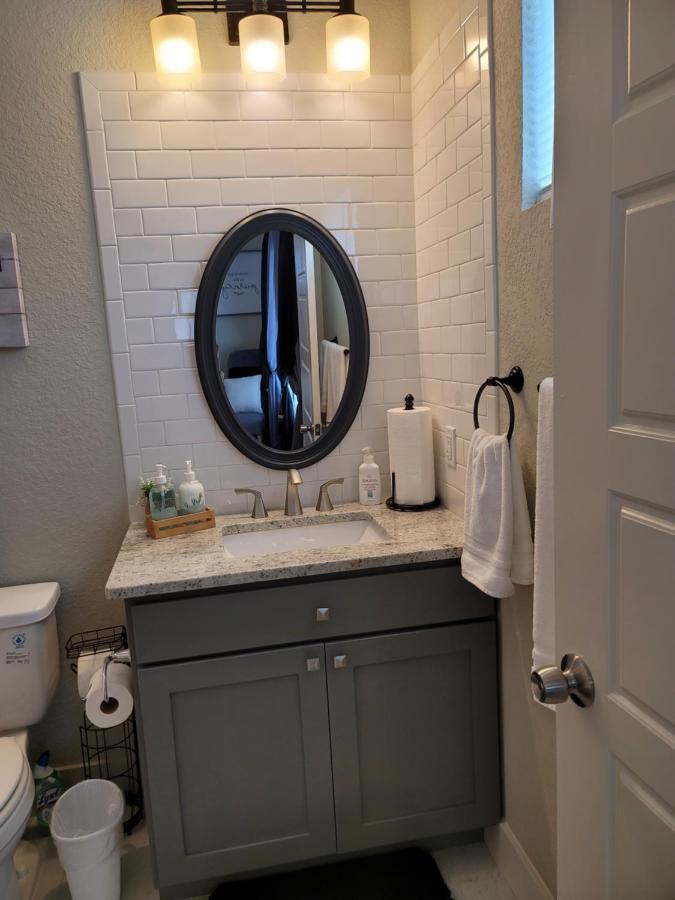Spacious Townhouse Minutes From Downtown Sa. سان أنطونيو المظهر الخارجي الصورة
